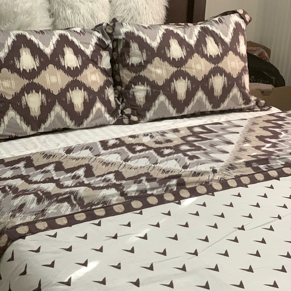 Urban outfitters duvet cover set boho print size queen